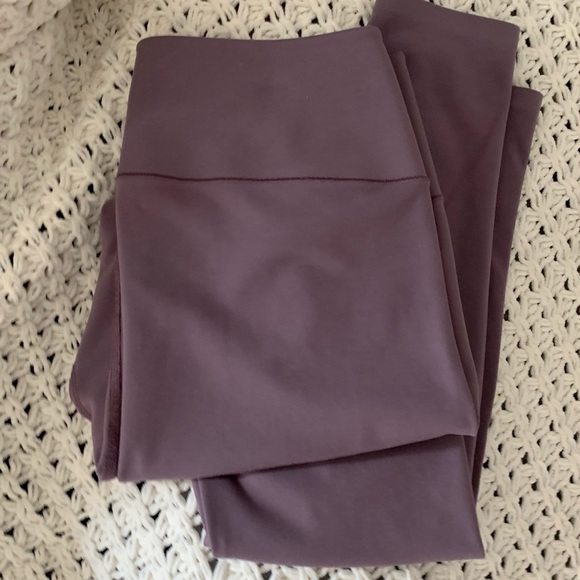 Uniqlo purple yoga pants size small - Picture 4 of 4